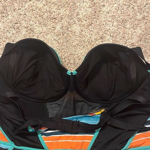 Torrid Slim Fix Underwire Piping One Piece Swimsuit 5X - Picture 5 of 7